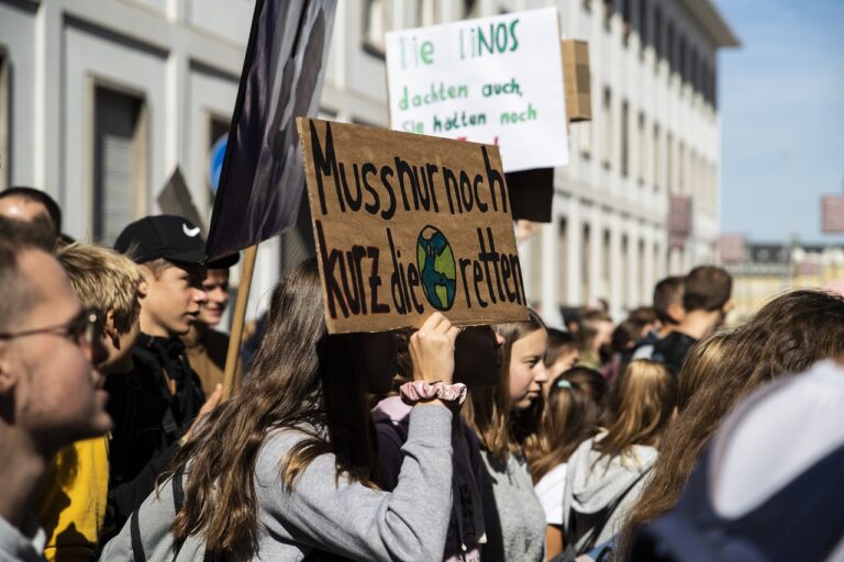 Fizyczne Ryzyka Klimatyczne i Ich Wpływ na Prawo